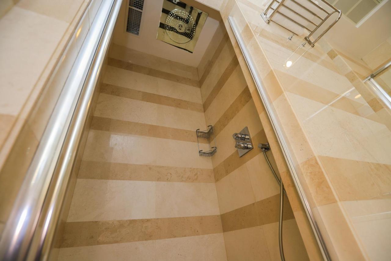 Gabala Garden Hotel Extérieur photo A shower